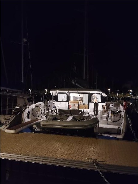 Le catamaran Akhilleus de retour au port, une très belle expérience